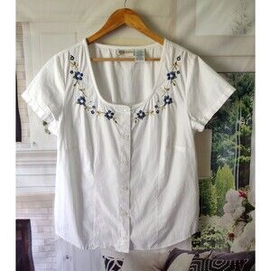 Faded Glory White Short-Sleeve Blouse with Blue Floral Embroidery